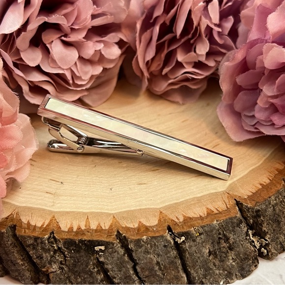 Elegant Mother of Pearl 3 Pcs Set Cufflinks & Tie Clip - Picture 14 of 17